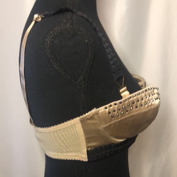 STELLA MCCARTNEY bronze color bra with studs. Soft pad w/ underwire. Size 36 C. - Picture 11 of 13